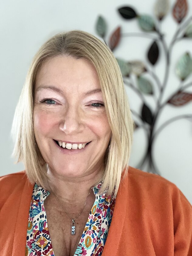 Home. Spring Selfie 2023